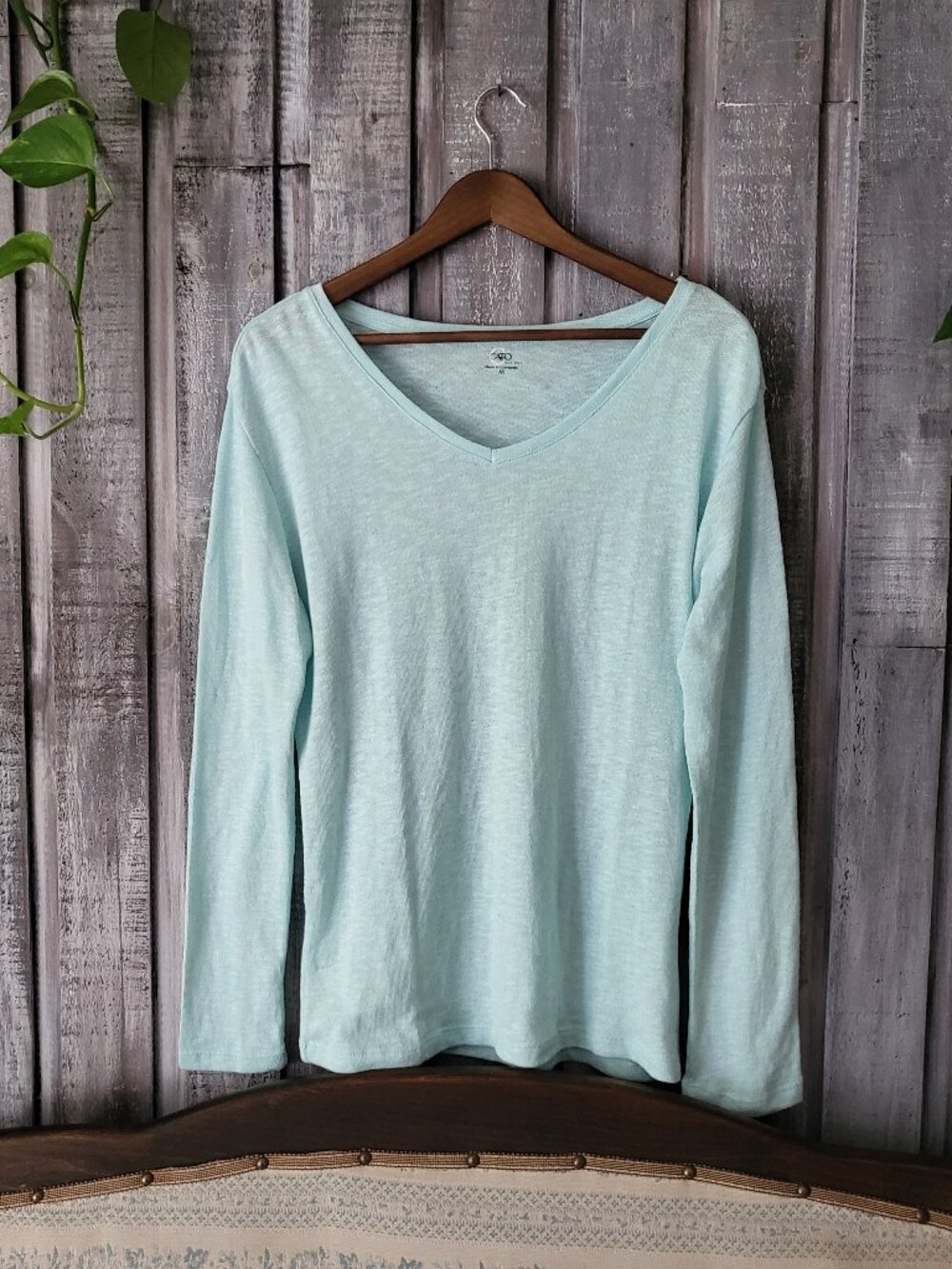 Mint Green V-Neck Long Sleeve Tee Shirt M NWOT